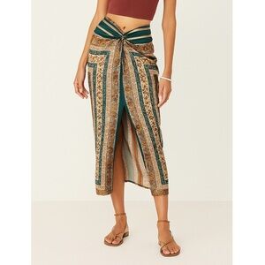 NWT Fate Boho Paisley Front Twist Midi Skirt Size M – Multicolor Satin Print